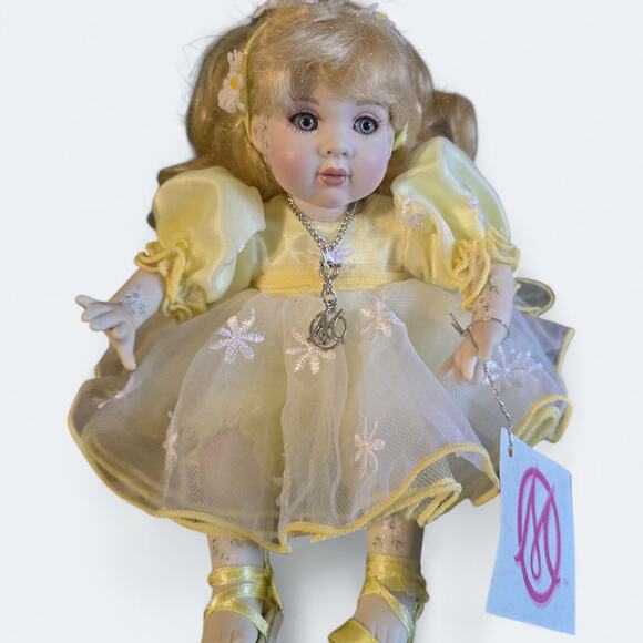 Daisyetta Fairy Tot Marie Osmond Collectible Porcelain Doll - Picture 1 of 3